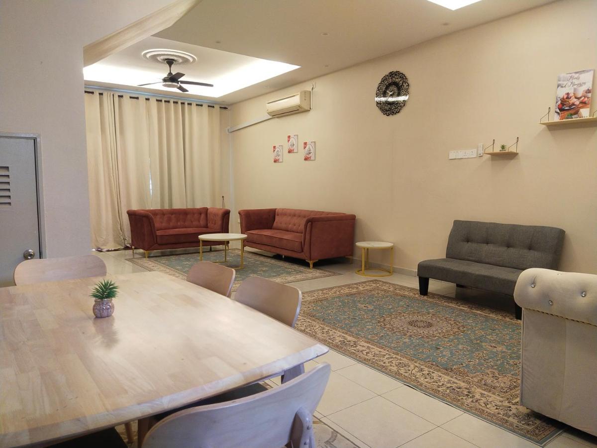 Axaida Homestay Parit Jawa Bakar Parit Exterior photo