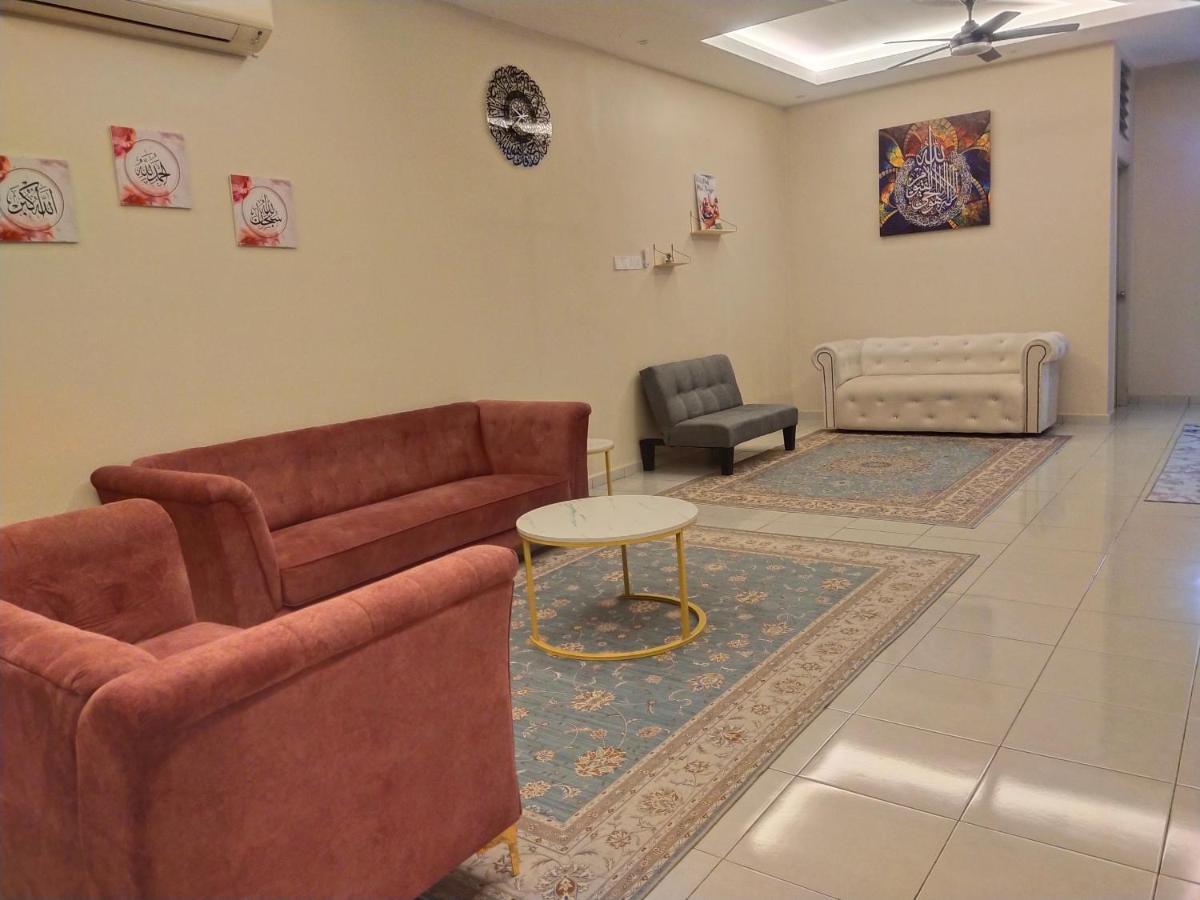 Axaida Homestay Parit Jawa Bakar Parit Exterior photo